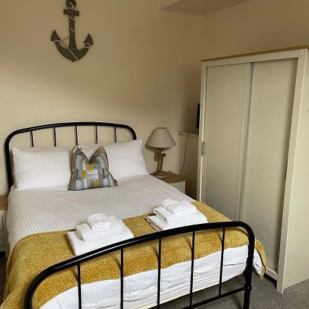 2 Bedroom Flat In Stornoway Town Centre Экстерьер фото