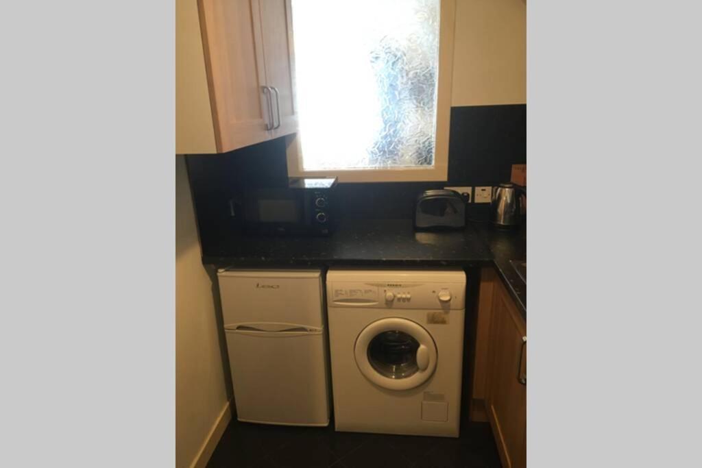 2 Bedroom Flat In Stornoway Town Centre Экстерьер фото