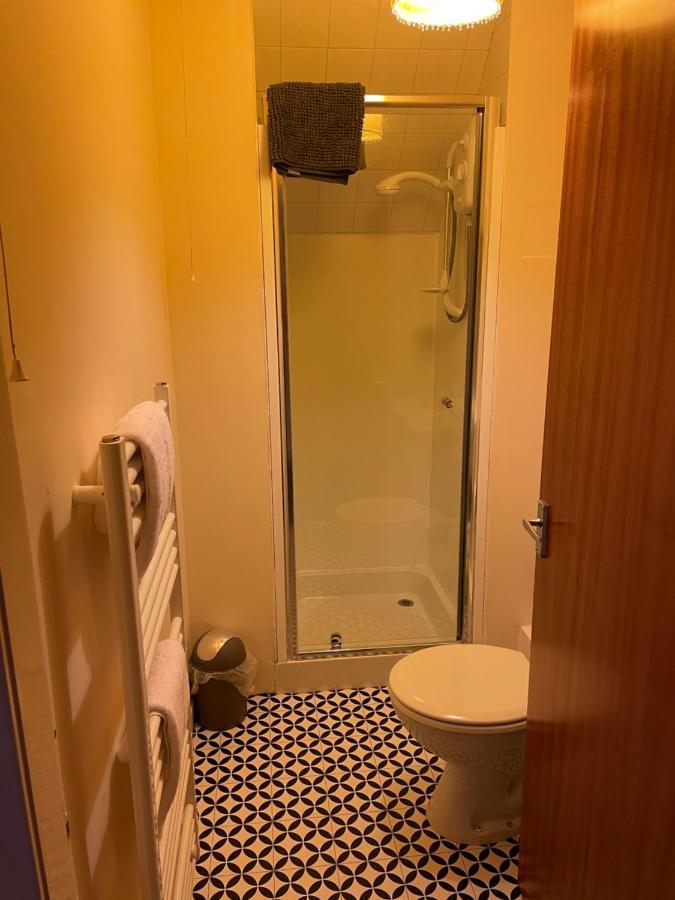 2 Bedroom Flat In Stornoway Town Centre Экстерьер фото