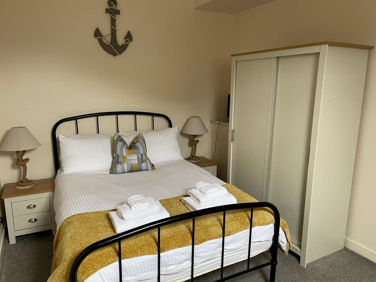 2 Bedroom Flat In Stornoway Town Centre Экстерьер фото